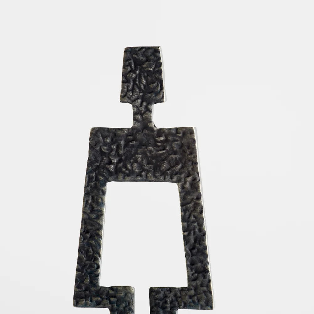 Escultura de Beatriz diseñada por J. Kent Martin | Blanco y negro
