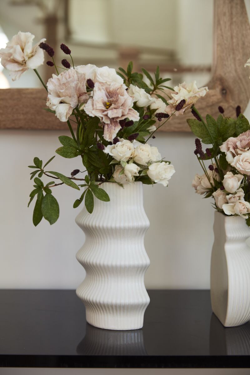 CLAUDE VASE BOOKEND
