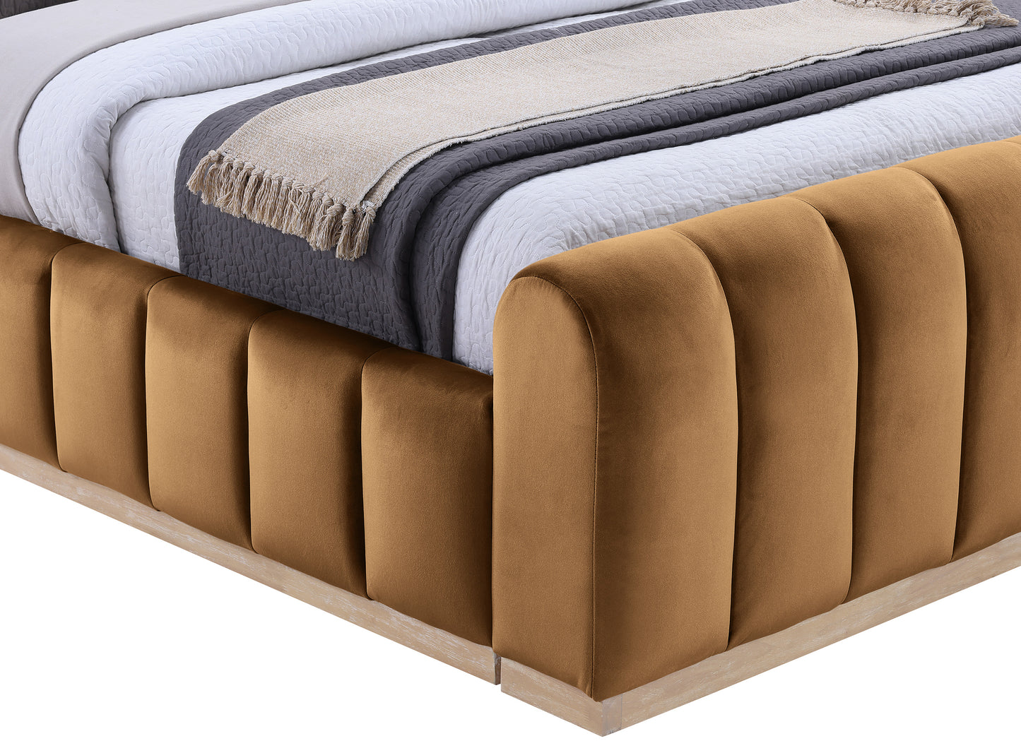 Amara panel bed