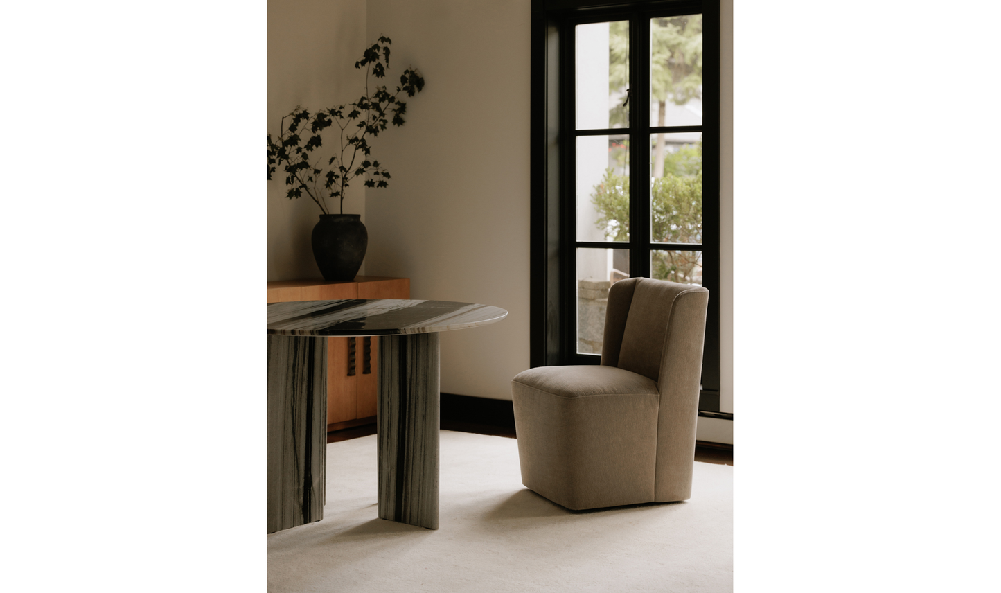 SILLA DE COMEDOR CON RUEDAS CORMAC TEJIDO DE ALTO RENDIMIENTO