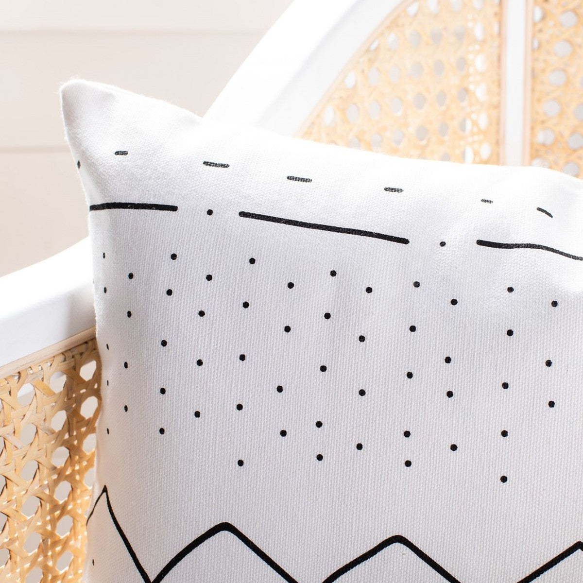 Tari Pillow