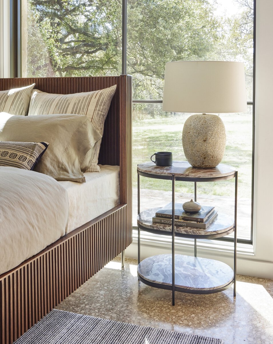 Mesa de Noche Oval Felix