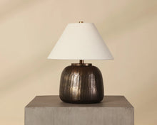 Cargar imagen en el visor de la galería, Pradiva Table Lamp
