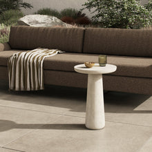 Cargar imagen en el visor de la galería, Rye Outdoor Nesting End Table
