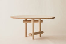 Cargar imagen en el visor de la galería, KENNY DINING TABLE - ROUND
