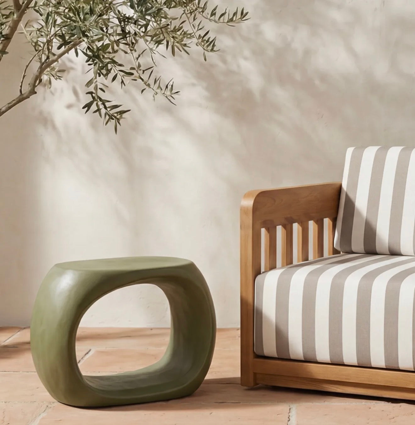 ALBERS OUTDOOR STOOL