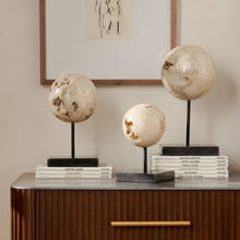 Cargar imagen en el visor de la galería, Organic Stone Sculpture Set de 3
