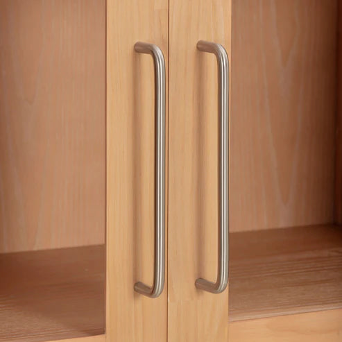 Vitrina de madera Marlow