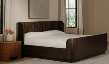 Cargar imagen en el visor de la galería, Scarlette King Bed
